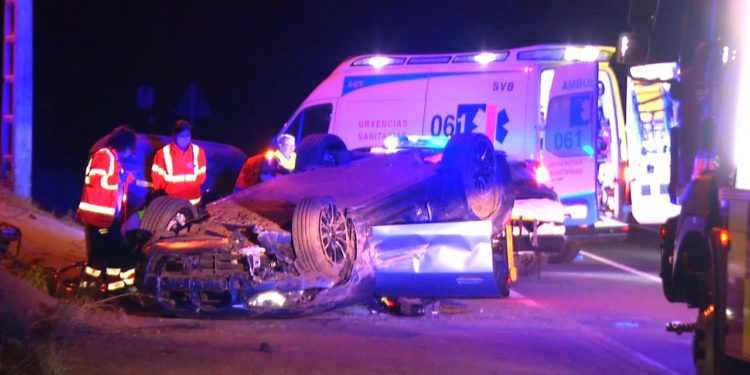 Excarcelan a un conductor que resultó herido grave tras volcar su coche en Baiona