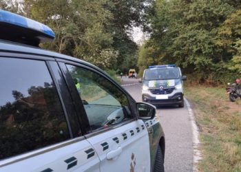 Un motorista muere en Oia al chocar contra una valla