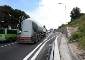 Los vehículos especiales ya pueden circular gratis de noche por la AP-9