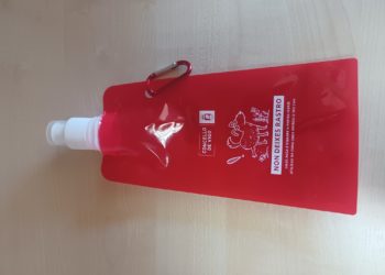 Vigo regalará botellas plegables para limpiar la orina de los perros