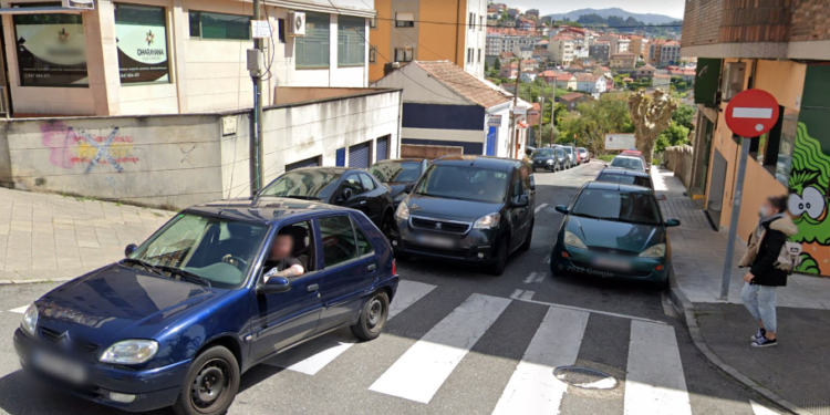 Detenido en Vigo por destrozar mobiliario urbano y varios coches aparcados