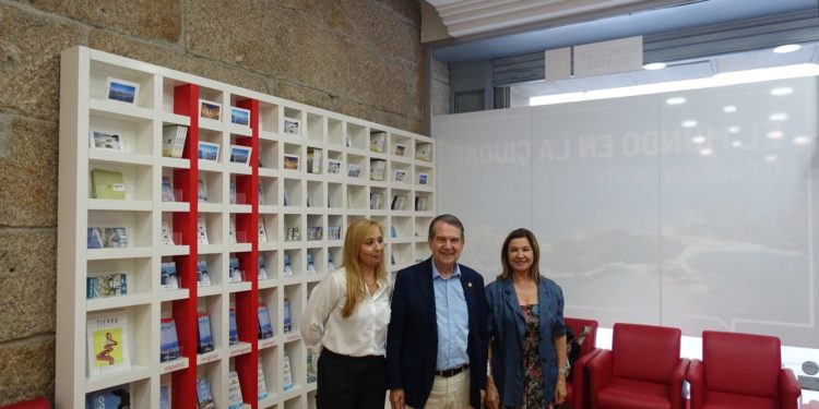 Vigo inaugura su nueva oficina de turismo para atender “su enorme auge” de visitas