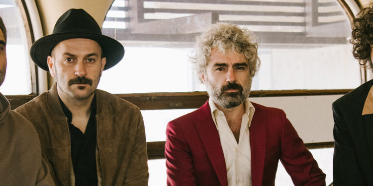 León Benavente reivindica la «exploración» de estilos para revivir al rock