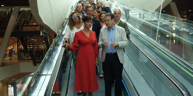 Isabel Rodríguez insta desde Vigo a Feijóo a “estudiar” y a llamar a Von der Leyen para el debate con Sánchez