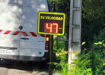 La Avenida de Europa conserva el carril de ‘tráfico calmado’ e incorpora un medidor de velocidad