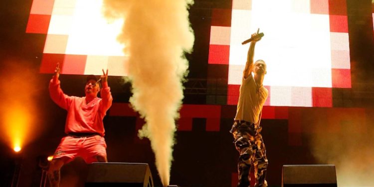 Wöyza, Hijos de la ruina y el espectáculo paralelo que merece ser contado