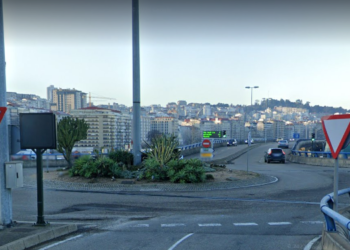 Sacan del túnel de Beiramar a un peatón que caminaba por la mediana