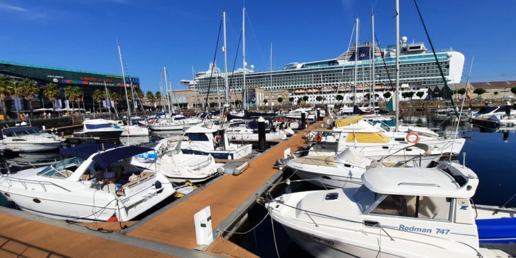 El ‘Ventura’ no falla a su periódica cita con el puerto de Vigo