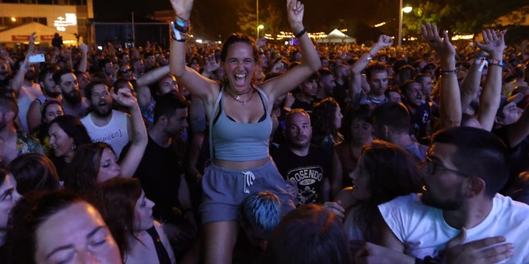 Tanxugueiras ofrece otra noche mágica: Revenidas une Galicia y Bosnia