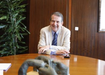 Caballero defiende el gasto energético en la Navidad de Vigo: «Si no enciendo las luces, gana Putin»