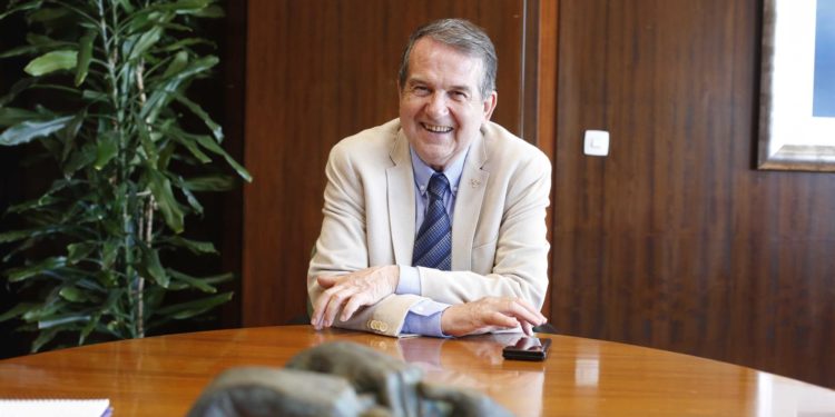 Caballero defiende el gasto energético en la Navidad de Vigo: «Si no enciendo las luces, gana Putin»