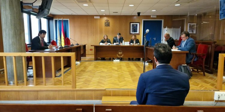 Un agente de seguros de Vigo acepta dos años de cárcel por estafar 140.000 euros