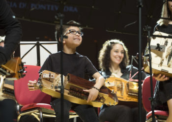 A  Escola de Gaitas ofrece en Vigo clases gratuítas de gaita, pandeireta e tambor para a rapazada
