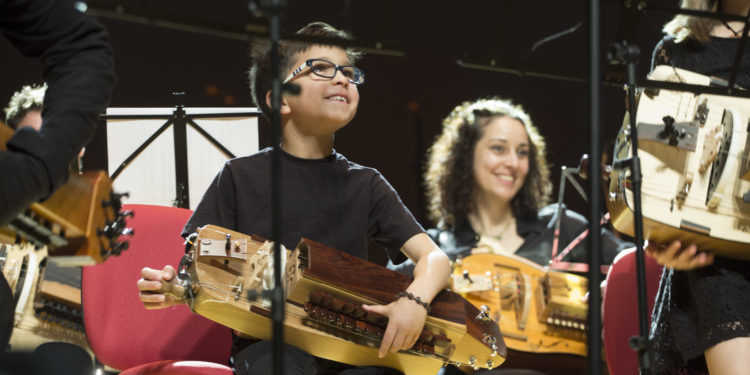 A Escola de Gaitas ofrece en Vigo clases gratuítas de gaita, pandeireta e tambor para a rapazada