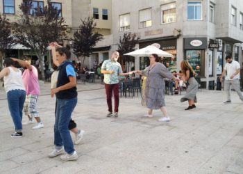 El baile toma las calles de Vigo con actuaciones sorpresa en el centro de la ciudad