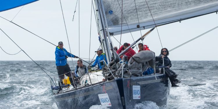 Baiona despide con viento y emoción el 37º Trofeo Príncipe de Asturias