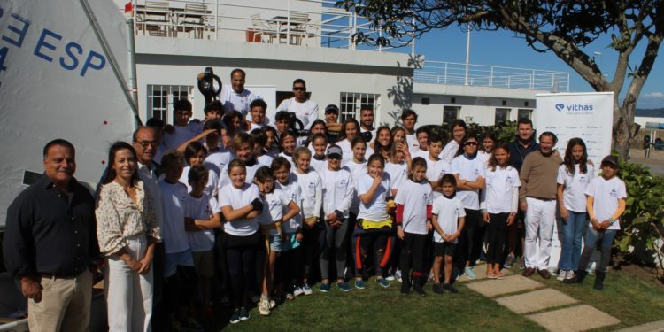 La Escuela de Vela Vithas Vigo- Marítimo de Canido inicia nueva temporada con medio centenar de niños