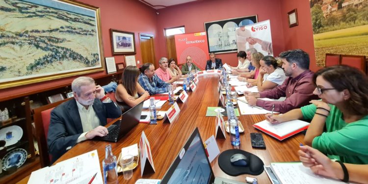 Zona Franca inicia en Tui los trabajos del plan estratégico de la provincia