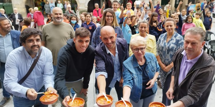 O céltico Gabri Veiga apadriña a Festa dos Callos do Porriño, na que participan 30 locais