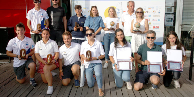 Triunfo en familia para los vigueses Cabello en la Copa de España de Vaurien
