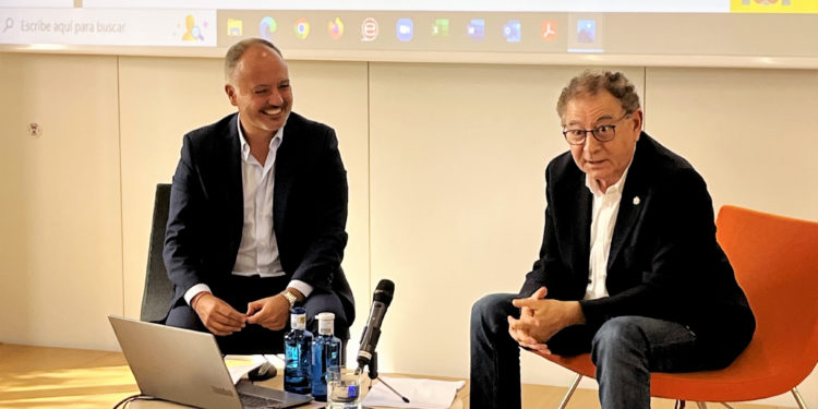 Zona Franca y Roberto Verino ponen en marcha la primera aceleradora del sector textil