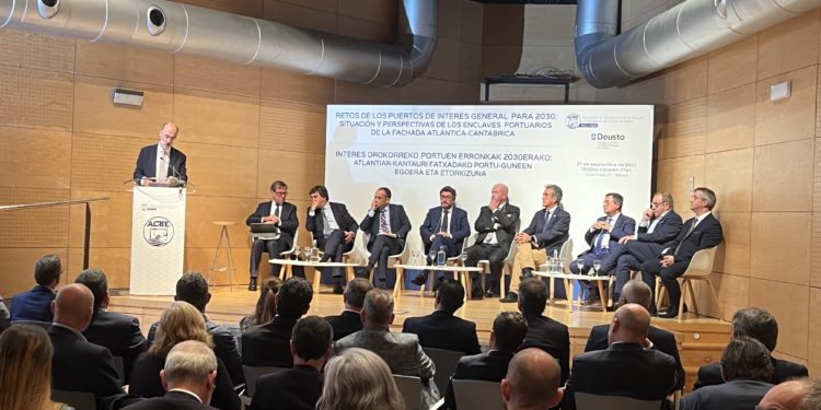 Almuiña califica de ‘difusa’ e ‘injusta’ para el sector gallego la norma europea que veta la pesca de arrastre