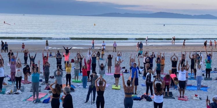 Nigrán despide as sesións de ioga ao solpor prometendo ofrecelas semanalmente o vindeiro verán