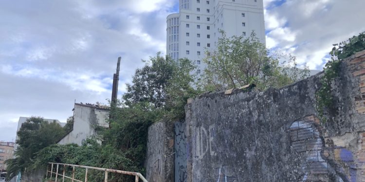 Las sombras de la Cidade da Xustiza