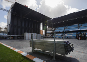 Muse monta en Vigo el mayor escenario de Galicia para deleitar a fans de 15 países