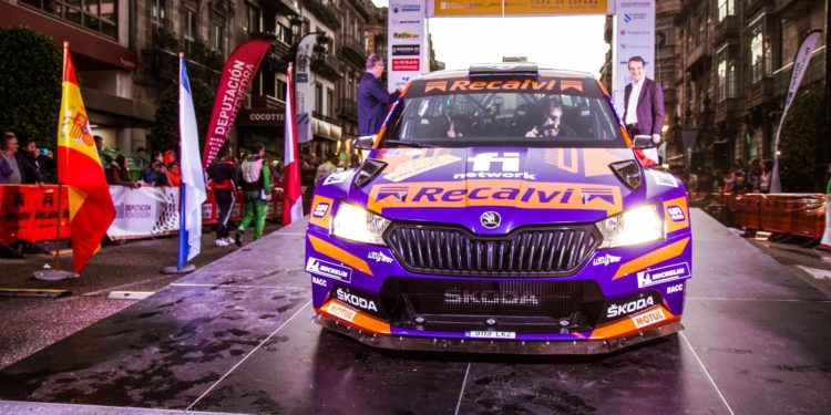 El Rallye Rías Baixas arranca motores con Víctor Senra como favorito