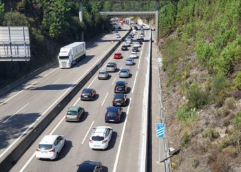 Tres personas resultan heridas tras una colisión múltiple en la A-55 en Mos