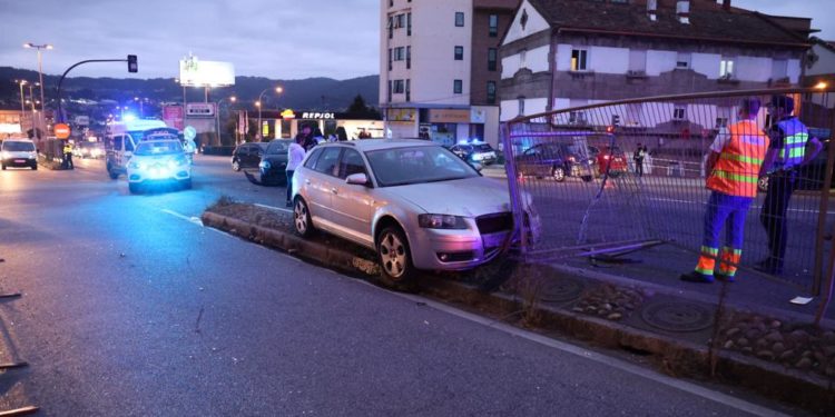 Dos heridos en Vigo en un accidente de tráfico con tres coches implicados
