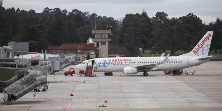 Peinador suple la falta de vuelos en otoño con ofertas a Madrid, Barcelona y Canarias