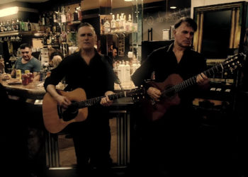 El videoclip grabado por Bryan Adams en una cafetería de Vigo ya recorre el mundo