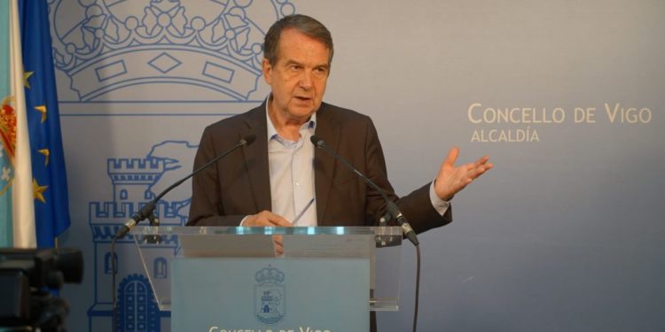 Caballero pone sus condiciones para la reunión con Rueda: solo ellos dos y en uno de sus despachos