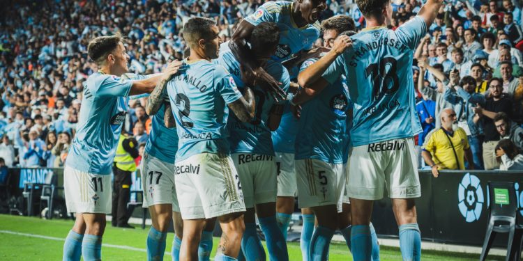 O rendemento físico dos futbolistas da Liga diminúe un 2% por cada ano que cumpren