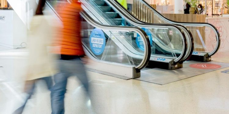 El Gran Vía de Vigo celebra un cumpleaños sorteando televisores, carritos de compra y tarjetas regalo