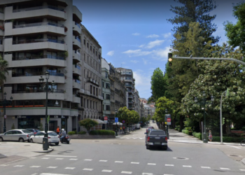 Corte de tráfico y desvíos de Vitrasa en el centro de Vigo por El Combo Dominicano