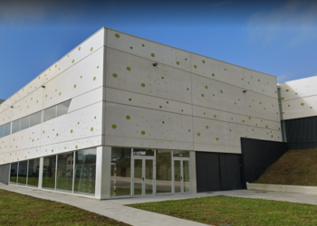 El pabellón de Quirós se inaugura este sábado y Caballero anuncia otros dos polideportivos