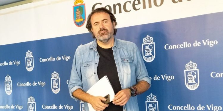 Marea de Vigo ve “imprescindibles” las ayudas a la compra de libros, pero “proporcionales a la renta”