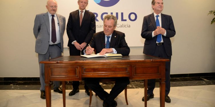 Alfonso Rueda convoca a Abel Caballero para una primera reunión en Vigo el 3 de octubre