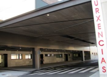 Trasladado un hombre al Cunqueiro en estado grave tras ser apuñalado en un piso de Vigo