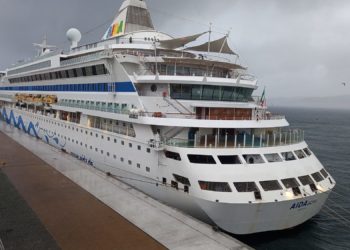 La borrasca también trae turistas: 1.000 cruceristas de improviso en Vigo
