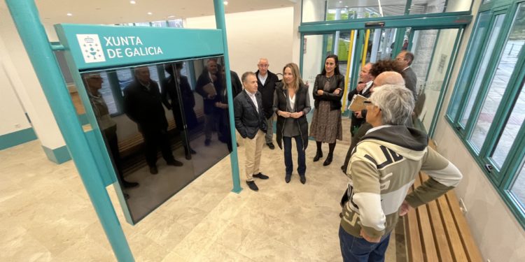 La Xunta entrega a Cangas la nueva estación de autobuses tras una inversión de 400.000 euros