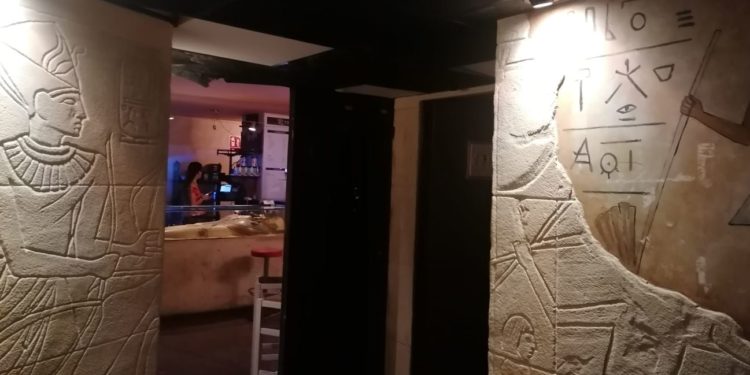 Todo lo que ocurre en el nuevo bar cultural egipcio del centro de Vigo