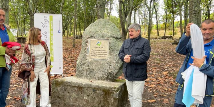 Acto de recuerdo en el quinto aniversario de los incendios en los montes de Vigo