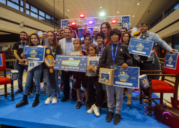 Mil kilos de alimentos para el Banco de Alimentos de Vigo a golpe de palomitas