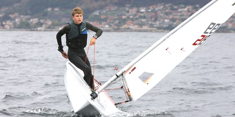 Dos regatistas del Náutico de Vigo lideran el primer ciclo de la Semana del Atlántico
