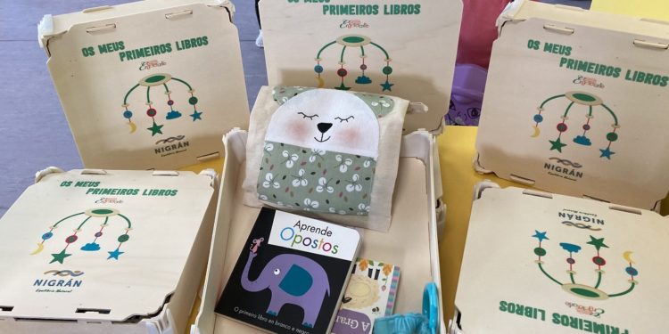 Caixa sorpresa para os nenos nacidos en Nigrán: libros e sementes