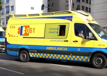 Un motorista resulta herido en Vigo tras caerse mientras circulaba por la avenida de Castelao